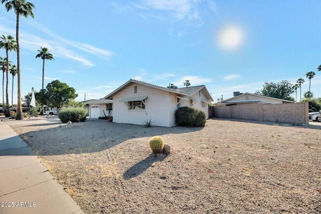 Building Photo - 4521 N 75th Pl