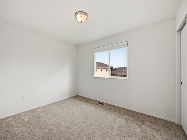 Building Photo - 527 Stoney Brook Rd