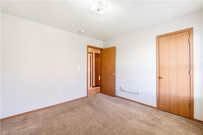 Building Photo - 318 E Marietta Ct