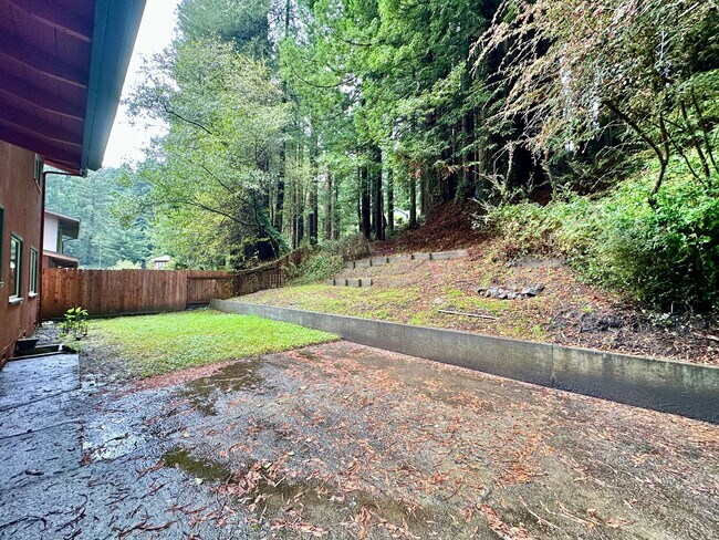 Building Photo - Spacious 4-Bedroom Home with Bonus Room in...