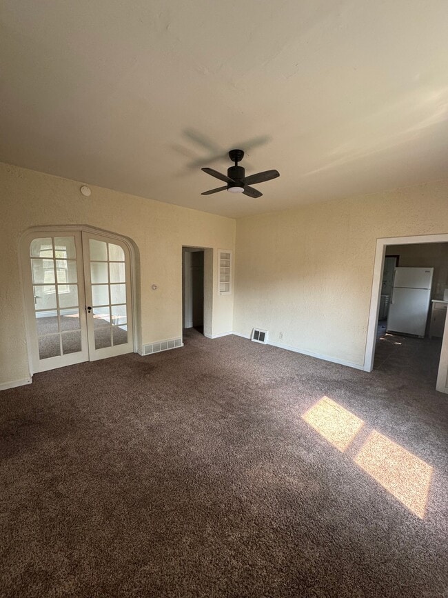 Building Photo - 408 W Elm St