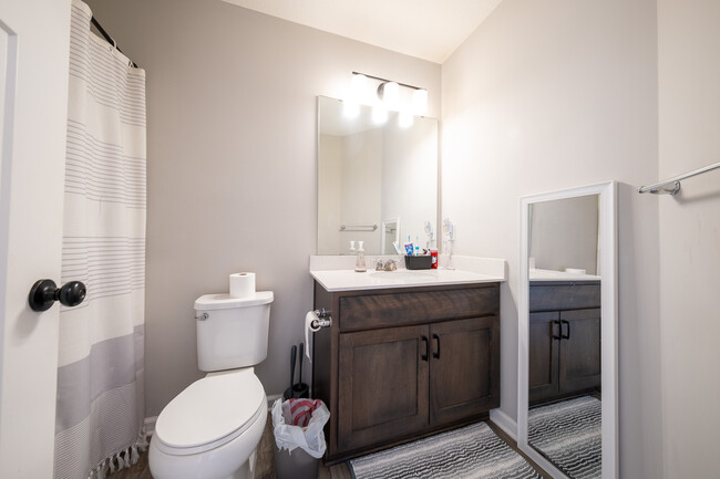 Building Photo - 21860 136th Wy