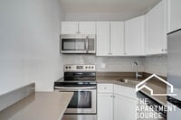 Building Photo - 817 W Lakeside Pl