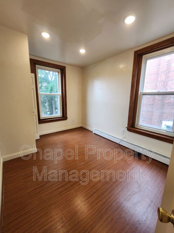 Building Photo - 830 Wynnewood Rd