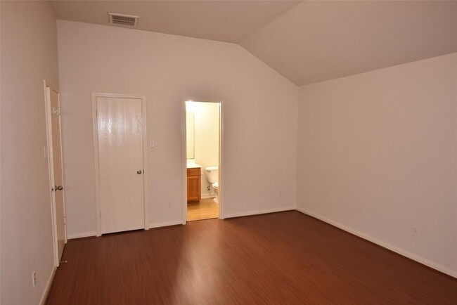 Building Photo - 12685 Lake Conroe Hills Dr