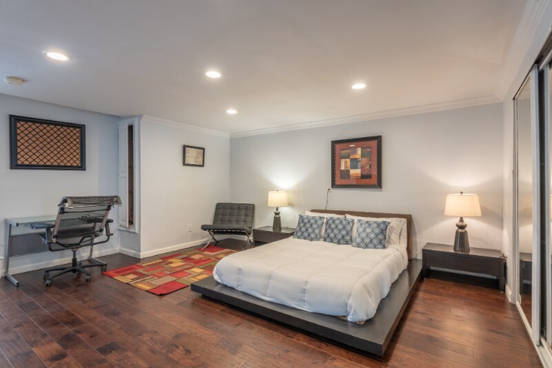 Building Photo - 3617 Sunswept Dr