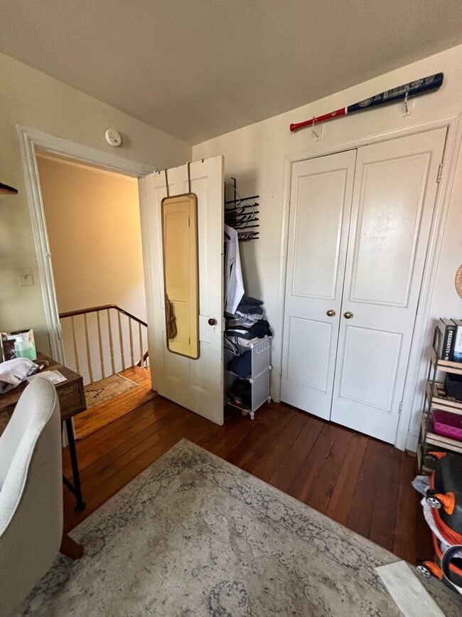 Building Photo - 408 Queen St