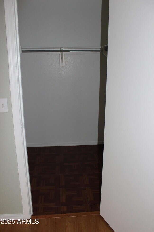 Building Photo - 1364 S Wagon Wheel Ct