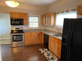 Building Photo - 517 N 9th Ave