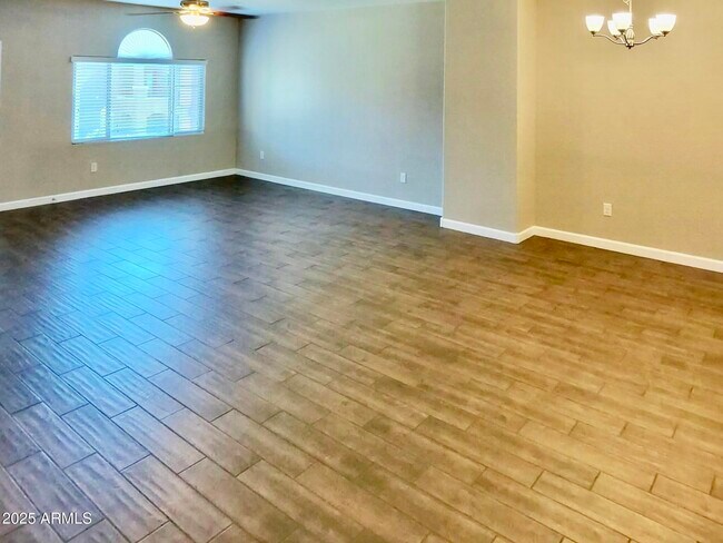 Building Photo - 240 W Juniper Ave