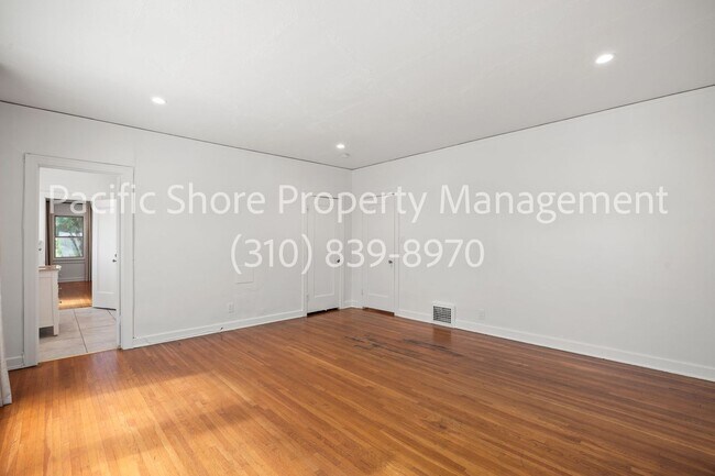 Building Photo - 107 N Mansfield Ave