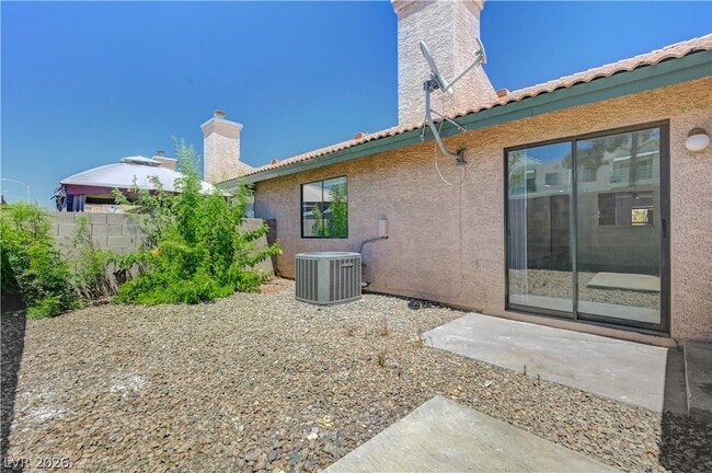 Building Photo - 313 Crosswind Way