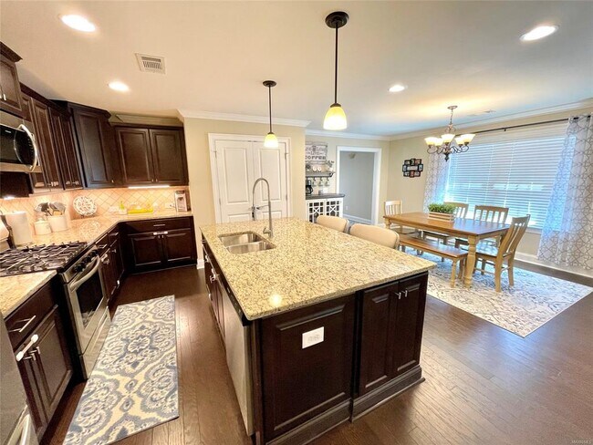 Building Photo - 941 Wheat Ridge Dr