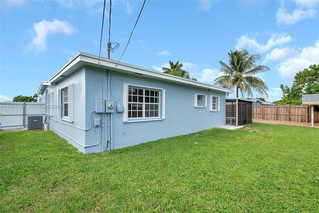 Building Photo - 4525 SW 112th Pl