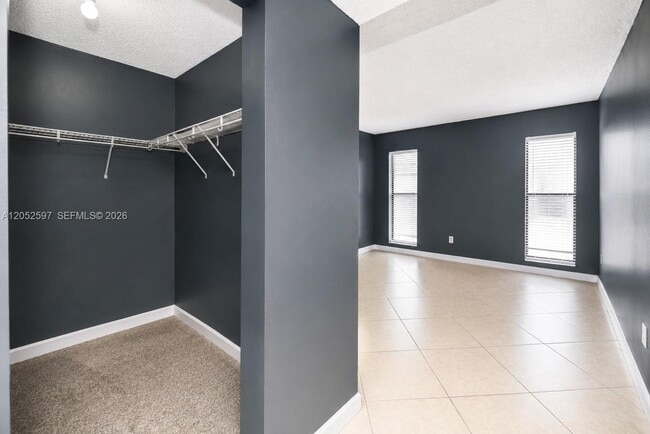 Building Photo - 4848 NW 24th Ct