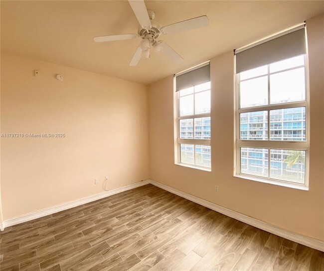 Building Photo - 3001 NE 185th St