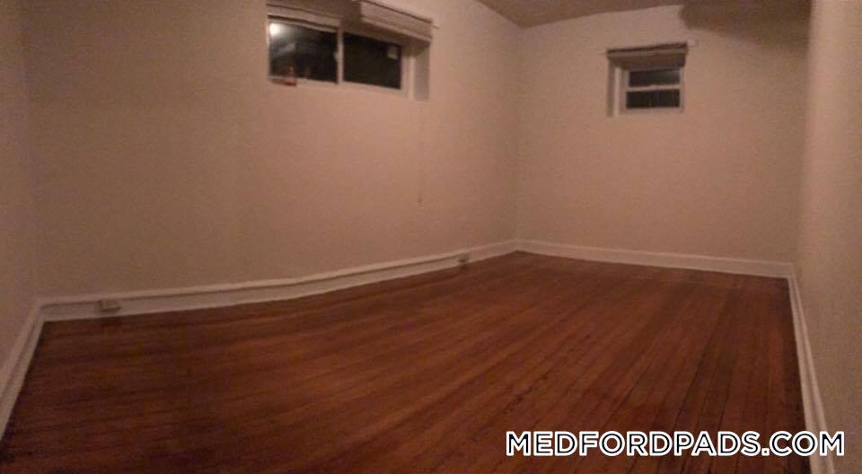 Building Photo - 53 Fellsway W