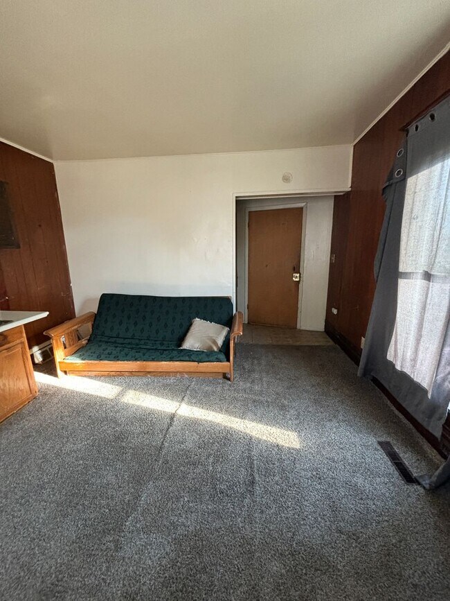 Building Photo - 227 Independence Ave