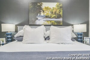 Building Photo - 6789 river