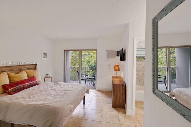 Building Photo - 1777 Venice Ln