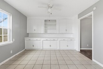 Building Photo - 344 Pennington Dr