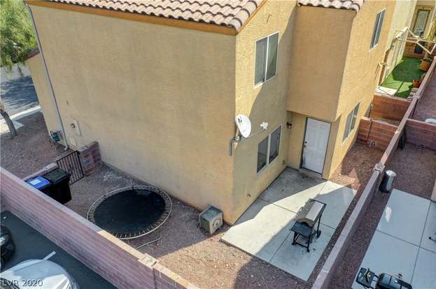 Building Photo - 9291 Hollander Ave