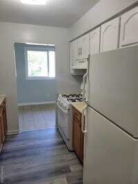 Building Photo - 240 Schutt Rd
