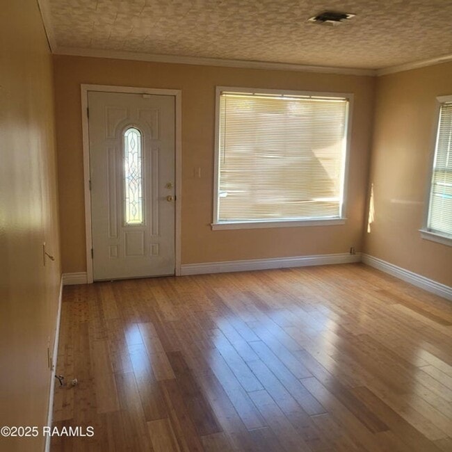 Building Photo - Opelousas: 2 Bed, 2 Bath Home – Section 8 Accepted