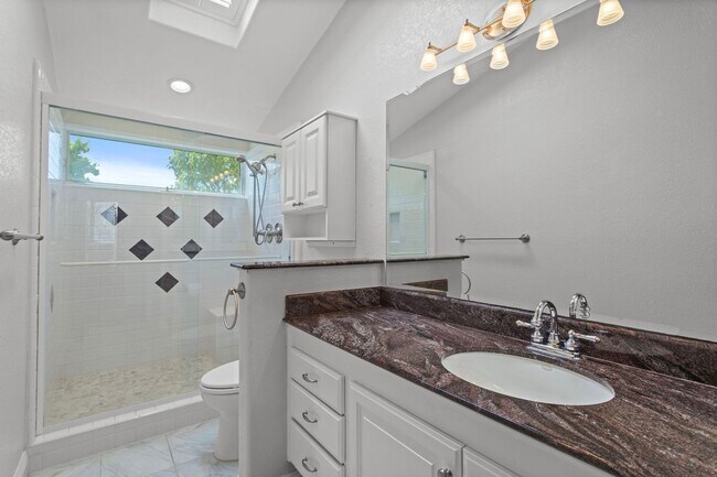 Building Photo - Stunning *VIEW* home for rent in desirable...