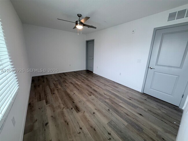 Building Photo - 1501 Hawk Trce Lp