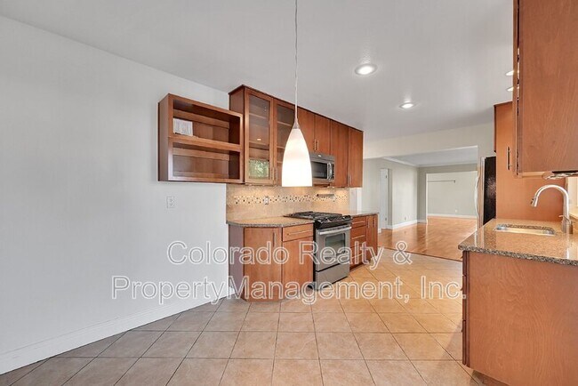 Building Photo - 2430 S Eagle Way