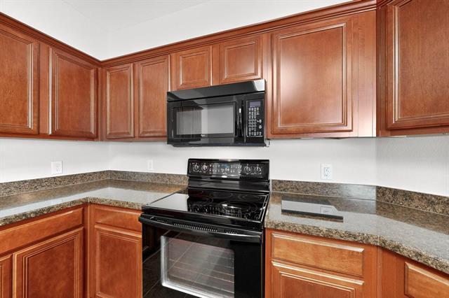 Building Photo - 5953 Snow Creek Dr