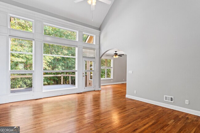 Building Photo - 147 Bayberry Hls