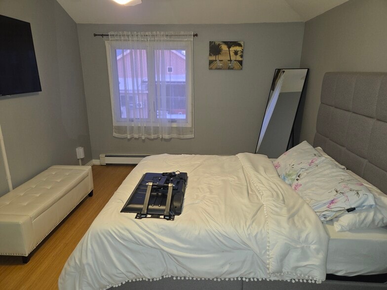 Completely furnish, if you would like - 15633 94th St