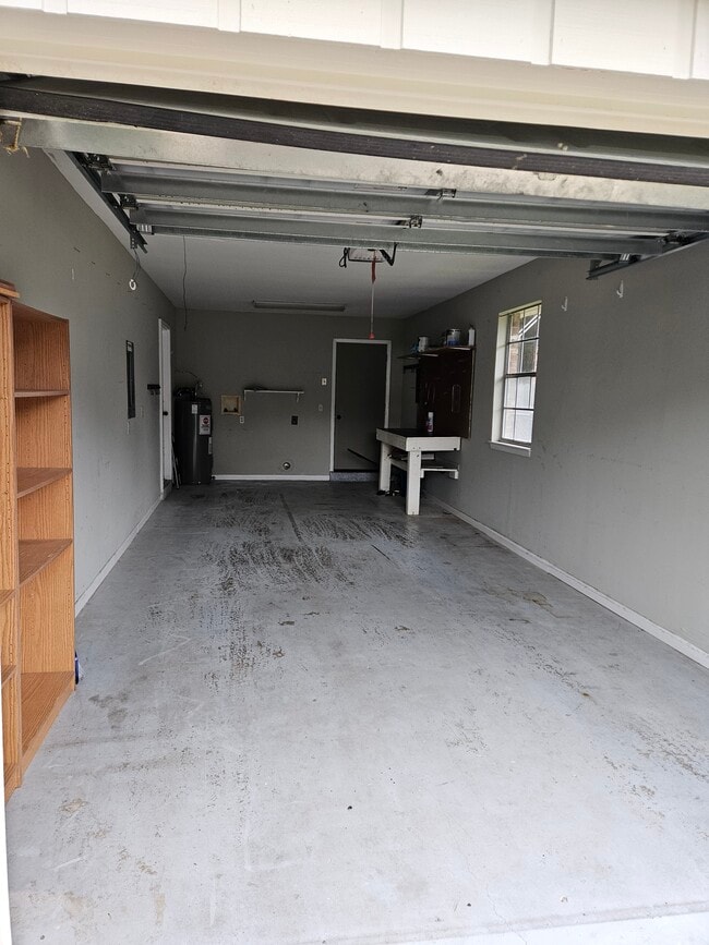 Building Photo - 103 Dyer St