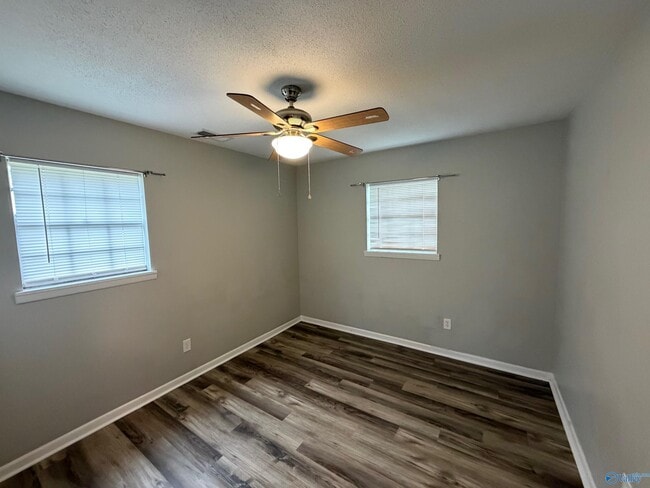 Building Photo - 1087 Seminary St