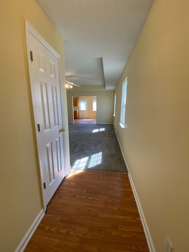 Building Photo - 3037 Ginny Dr