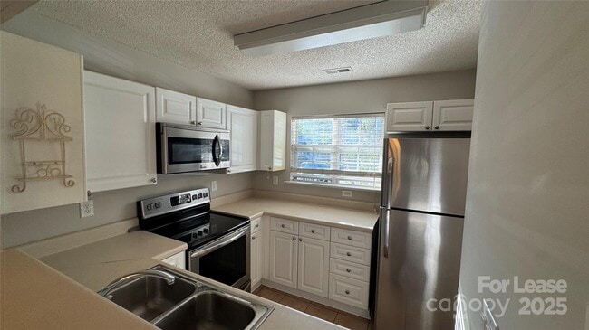 Building Photo - 3625 Melrose Cottage Dr