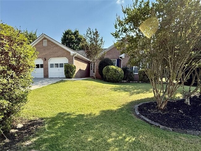 Primary Photo - 3267 Summit Glen Dr