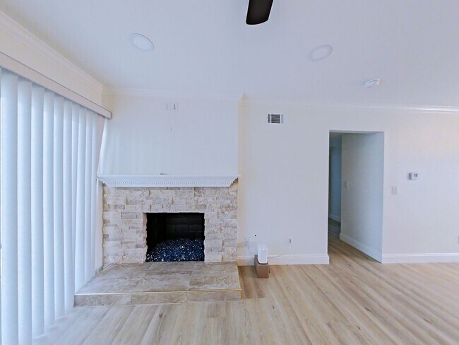 Building Photo - 117 Avenida Algodon