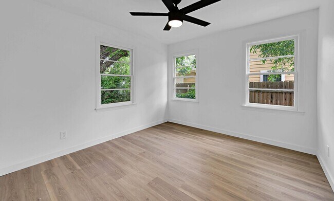 Building Photo - Newly Renovated 3 Bed, 2 Bath Home in Waco