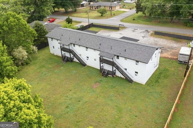 Building Photo - 608 N College Dr