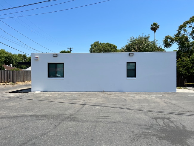 Building Photo - 114 Baker Way