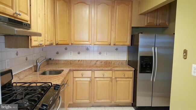 Building Photo - 5500 Friendship Blvd