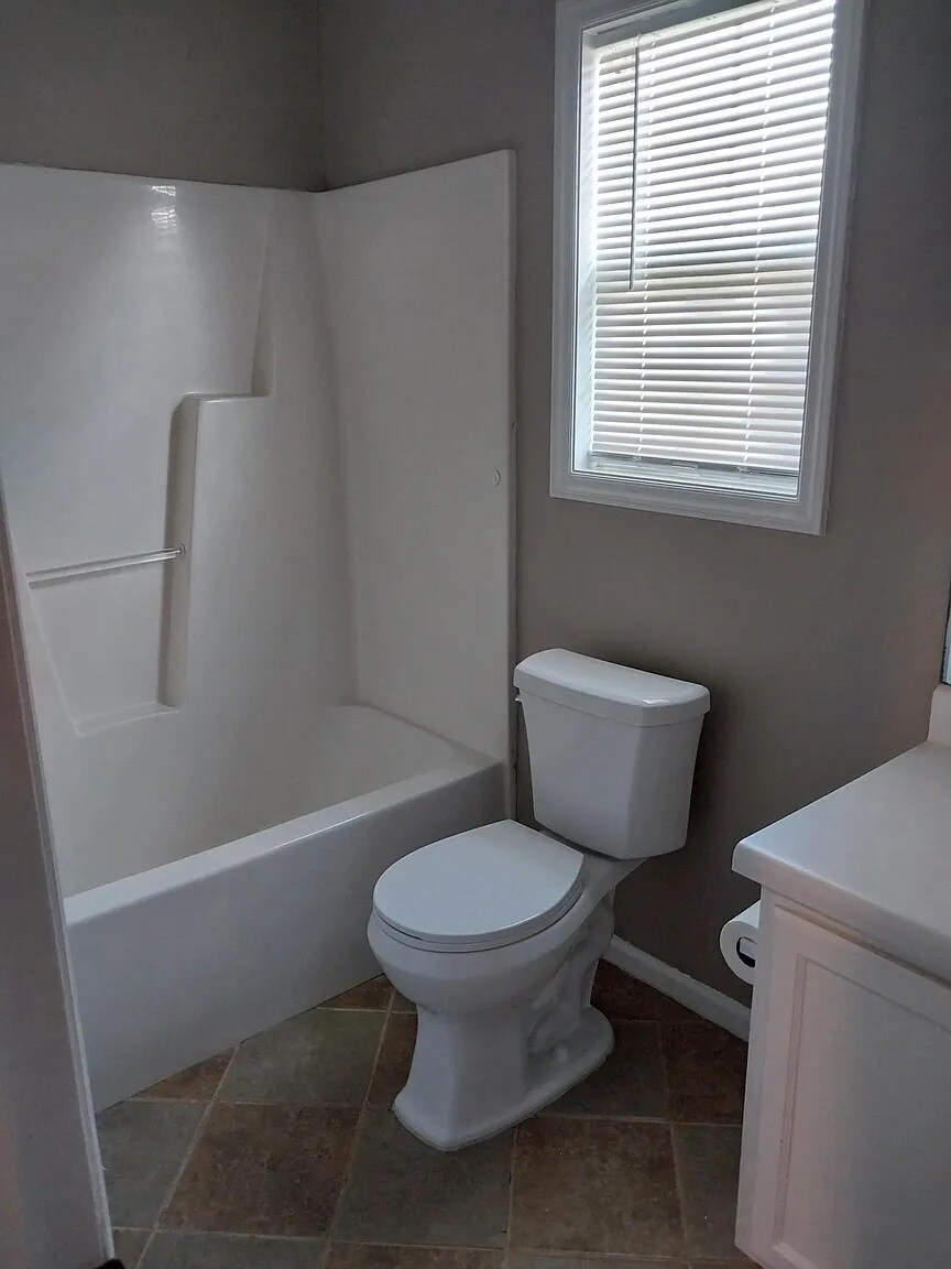 Building Photo - 1716 Pebble Ridge Dr