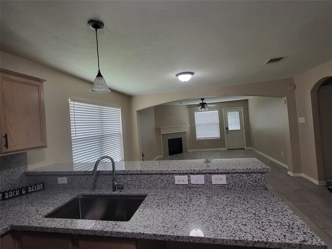 Building Photo - 7302 Legacy Pines Dr