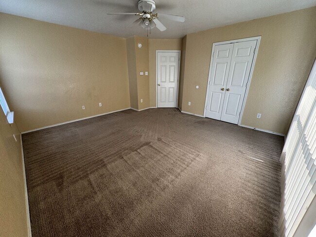 Building Photo - 1312 Saddle Dr