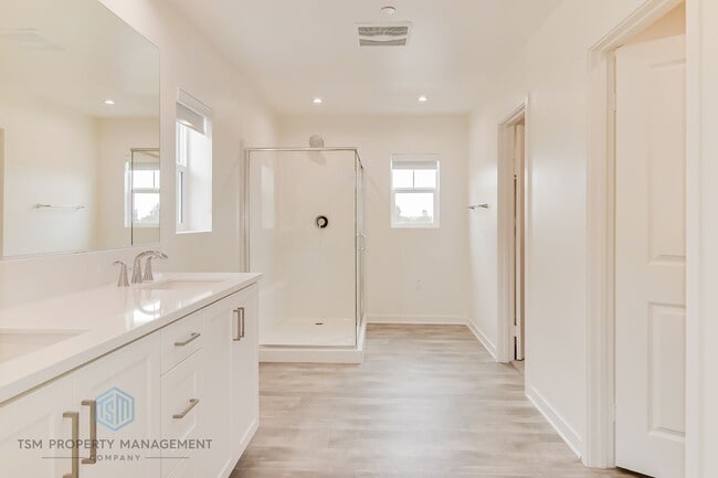 Building Photo - 16076 Jaegar Ln