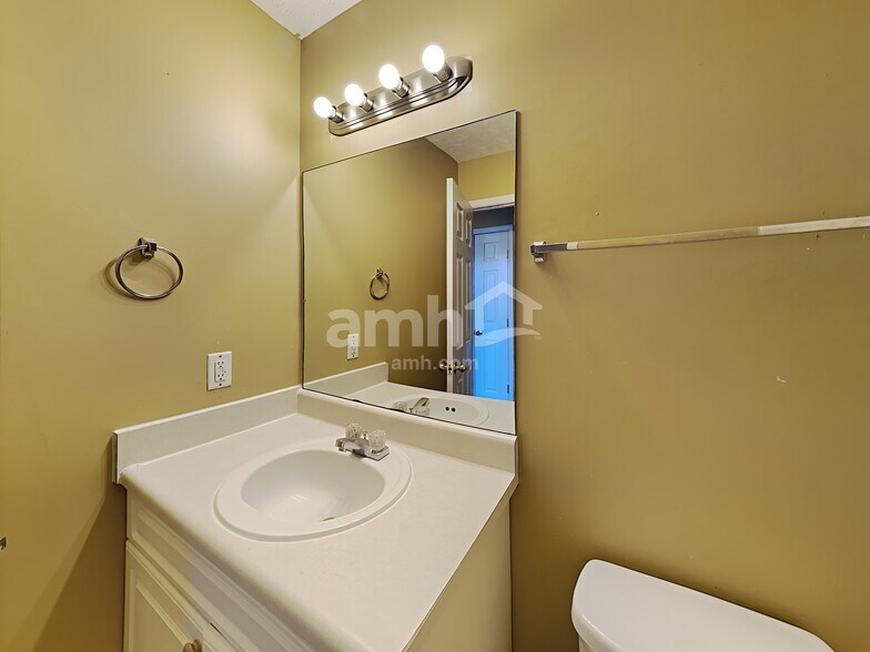 Building Photo - 6135 Steve Scarlett Pl