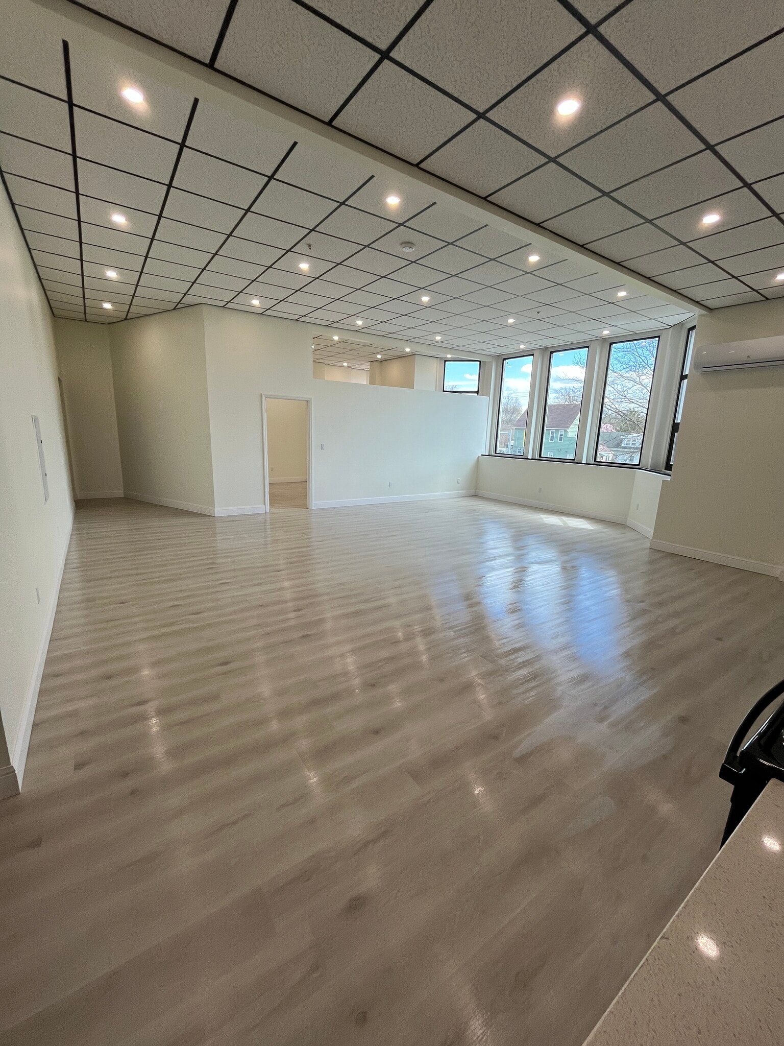 Building Photo - 67 Sand Creek Rd